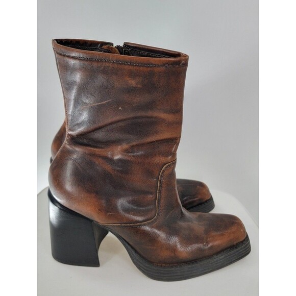 Shoes - Brown 90's brown leather chunky platform boots Y2K vintage boots
